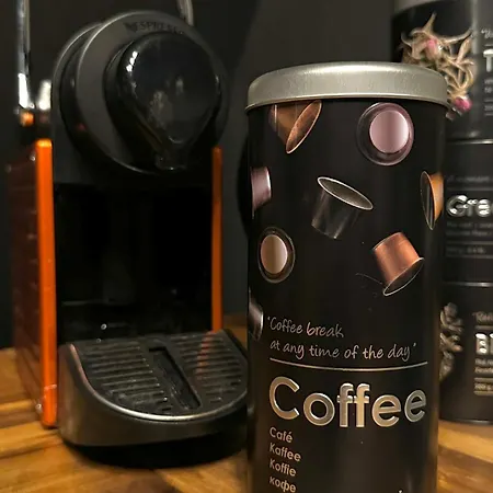 La Black / Les Romantiques A Centre Historique *