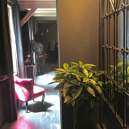 La Black / Les Romantiques A Centre Historique Apartment