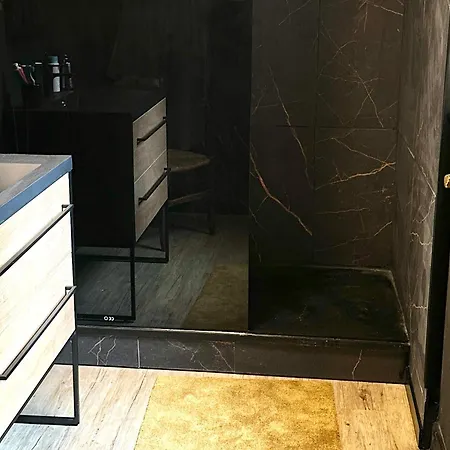 Apartmán La Black / Les Romantiques A Centre Historique *